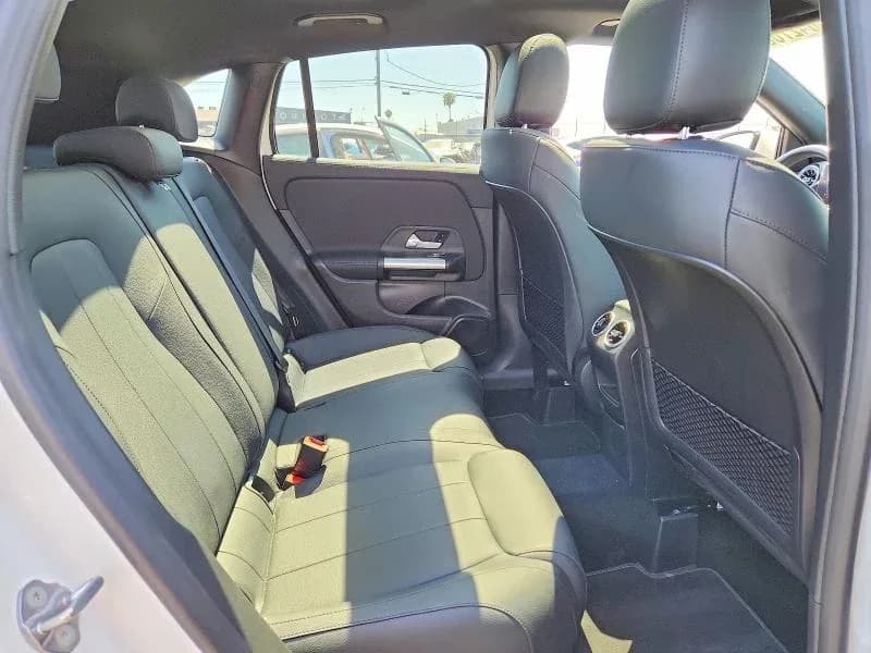 MERCEDES-BENZ GLA 250