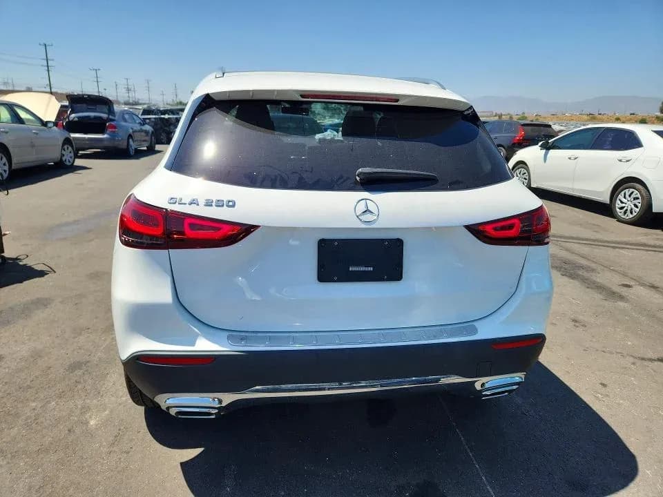 MERCEDES-BENZ GLA 250