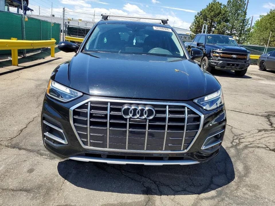 AUDI Q5 Premium Plus — фото 5
