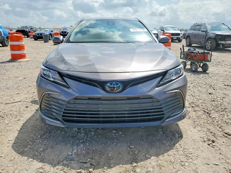 TOYOTA CAMRY Le — фото 5