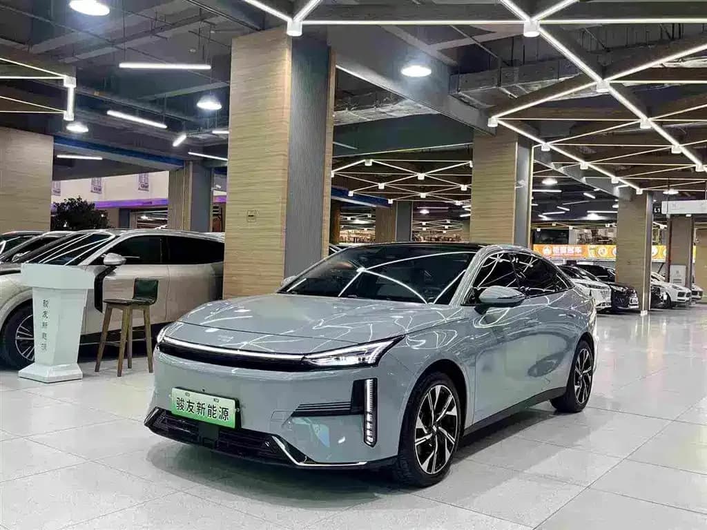 Geely Galaxy L6 125km Starship — фото 1