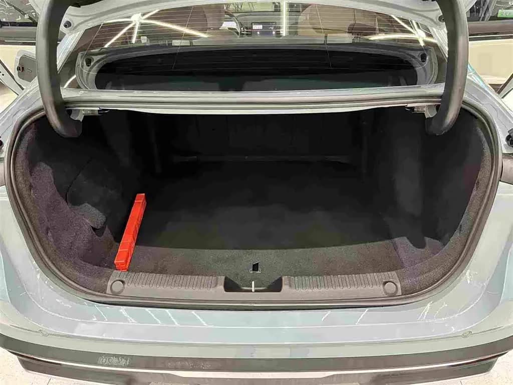 Geely Galaxy L6 125km Starship
