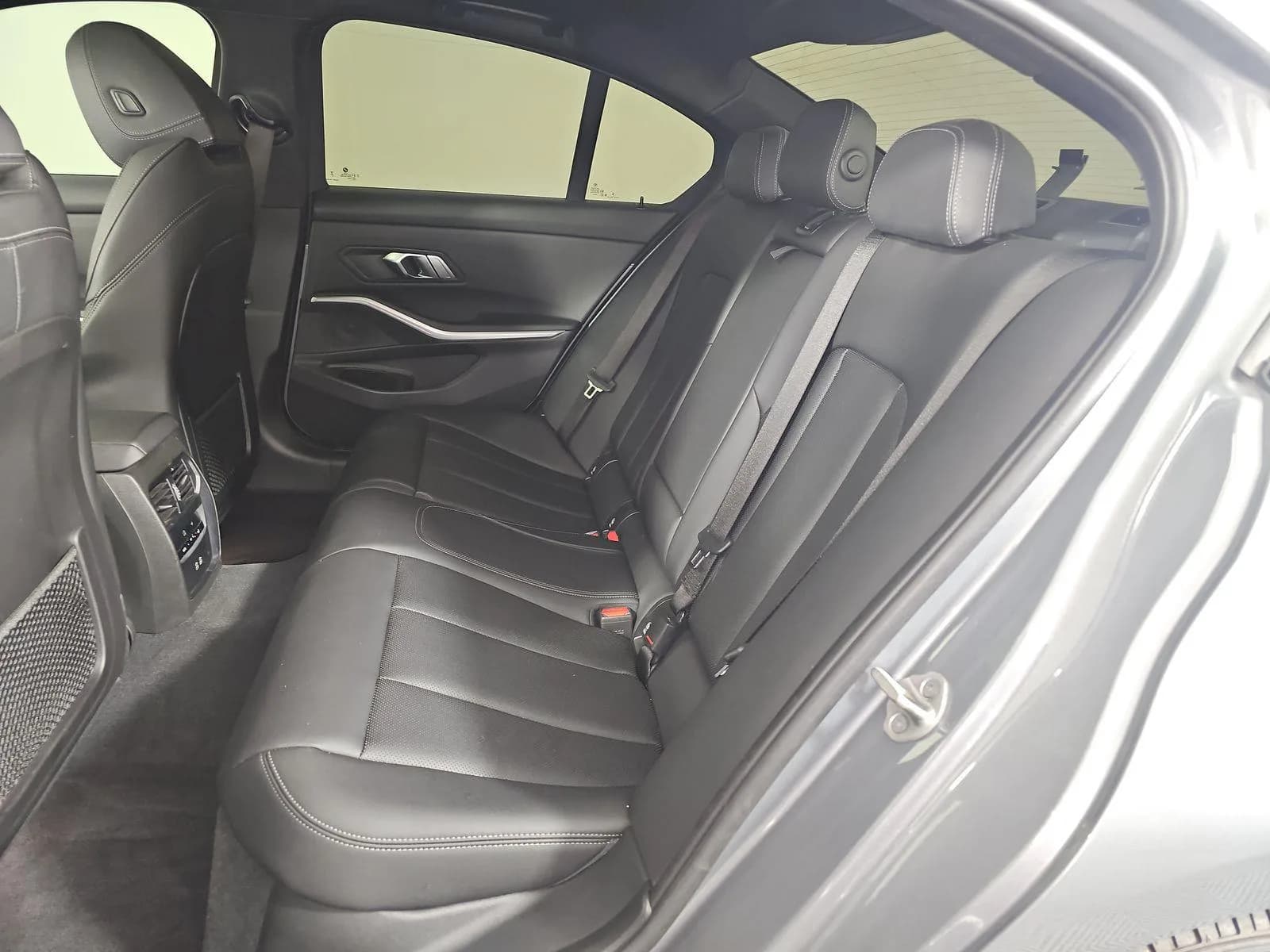 BMW 3 Series 330i