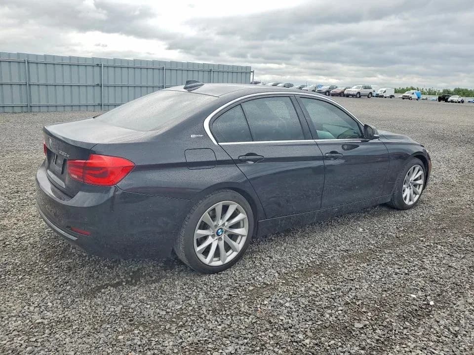BMW 330E — фото 3
