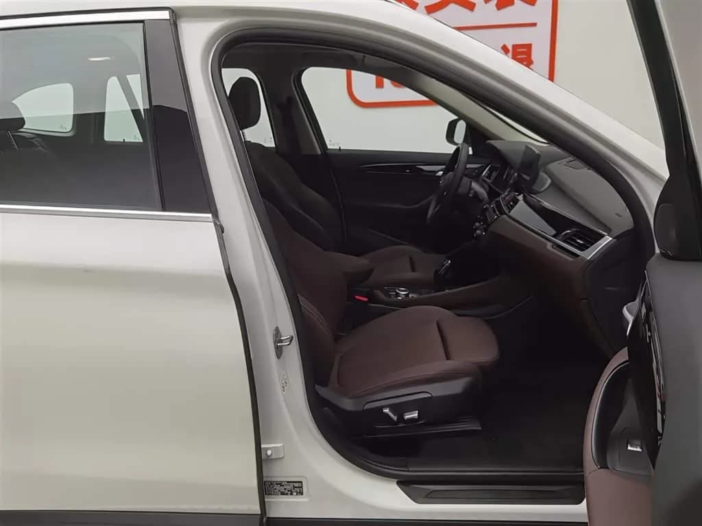 BMW X1 Sdrive25li Leading