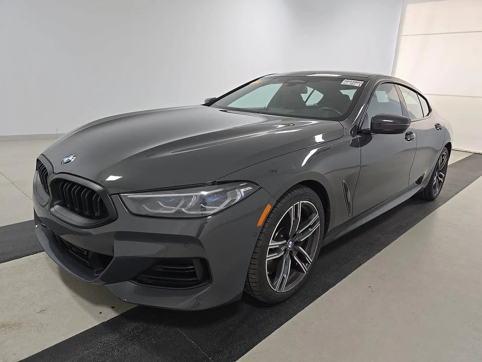 BMW 8 Series 840i xDrive — фото 1