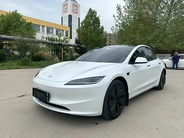 Tesla 3 Long Range All-Wheel Drive