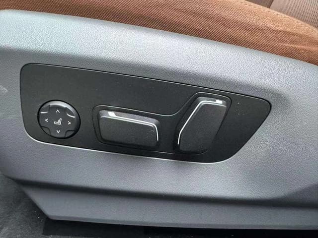 BMW i5 eDrive35L