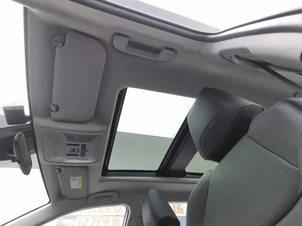 Toyota Rongfang 2.0L CVT 2WD 20th Anniversary Platinum Edition