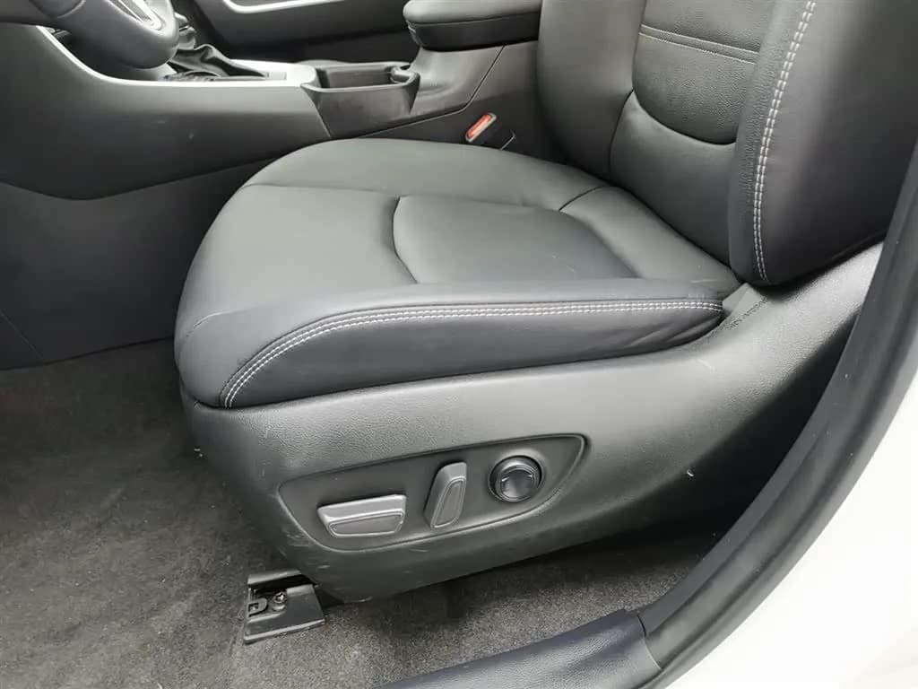 Toyota Rongfang 2.0L CVT 2WD 20th Anniversary Platinum Edition