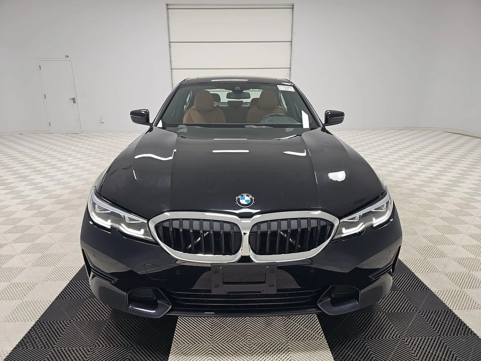 BMW 3 Series 330i xDrive — фото 4