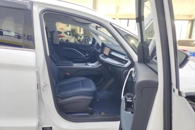 Geely Jiaji L DCT Pengcheng Edition