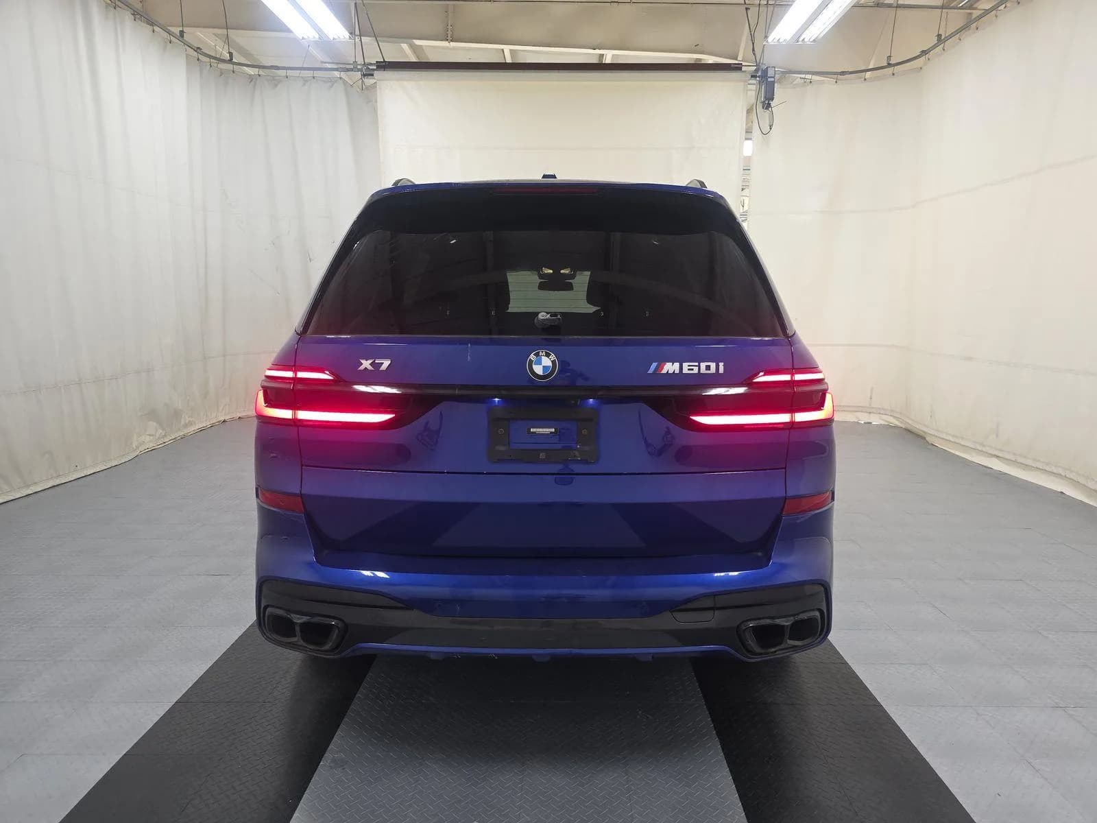 BMW X7 M60i