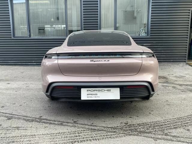 Porsche Taycan 4S