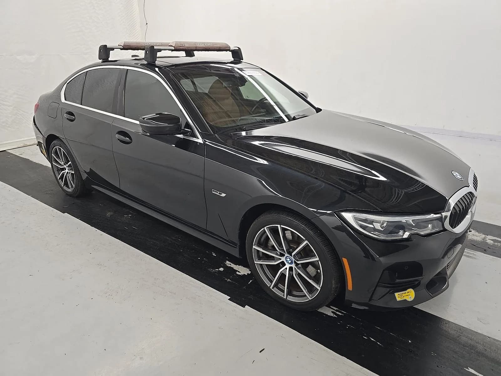 BMW 3 Series 330e xDrive — фото 4