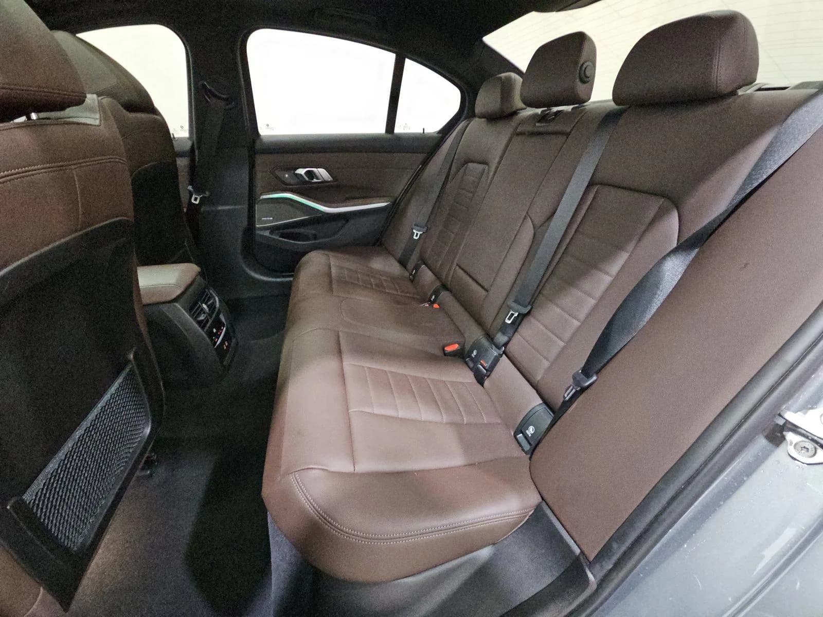 BMW 3 Series 330i