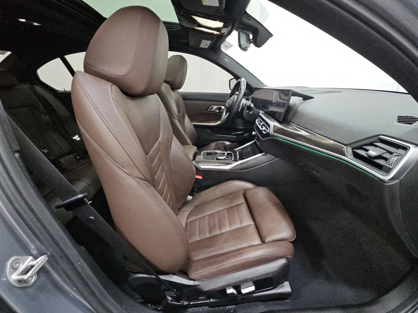BMW 3 Series 330i