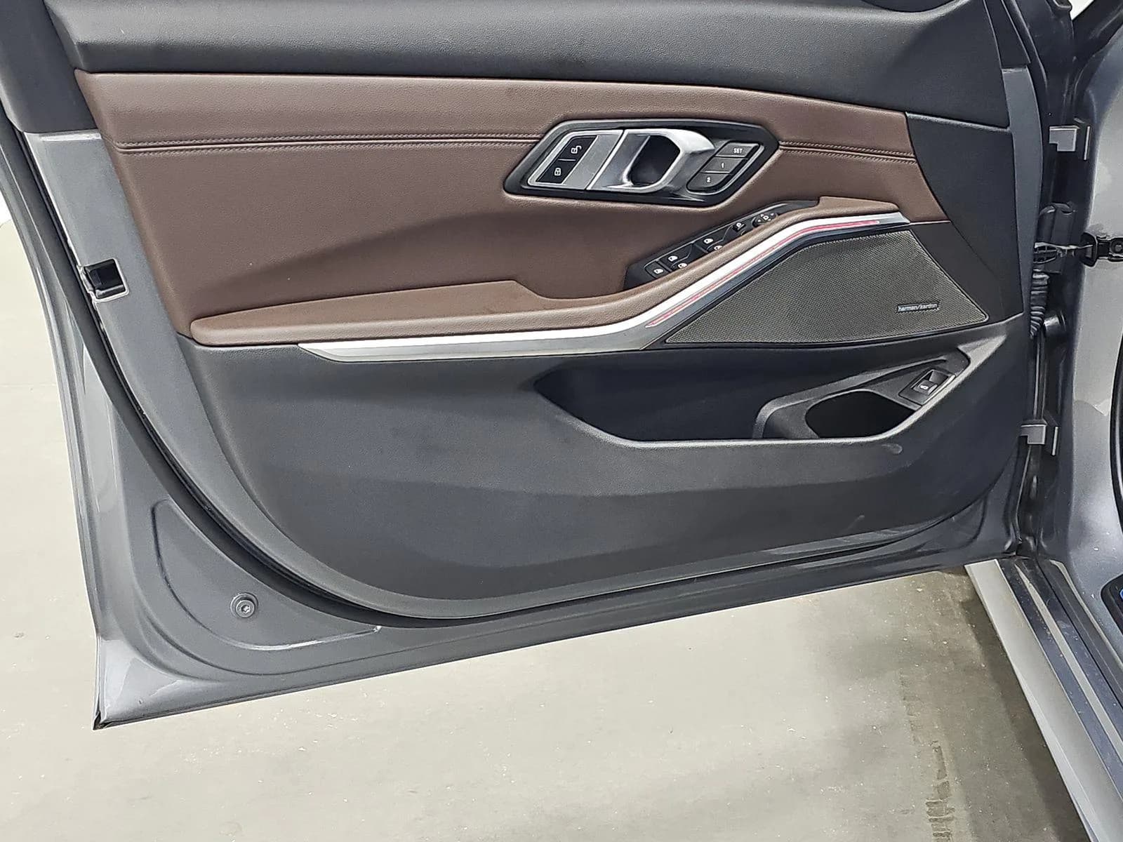 BMW 3 Series 330i