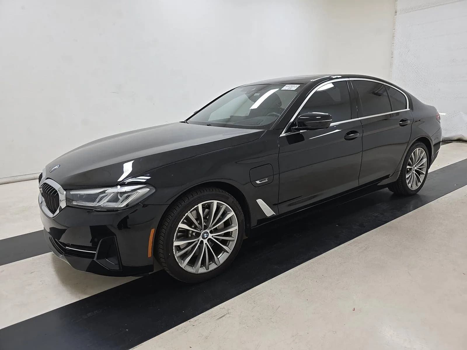 BMW 5 Series 530e — фото 1