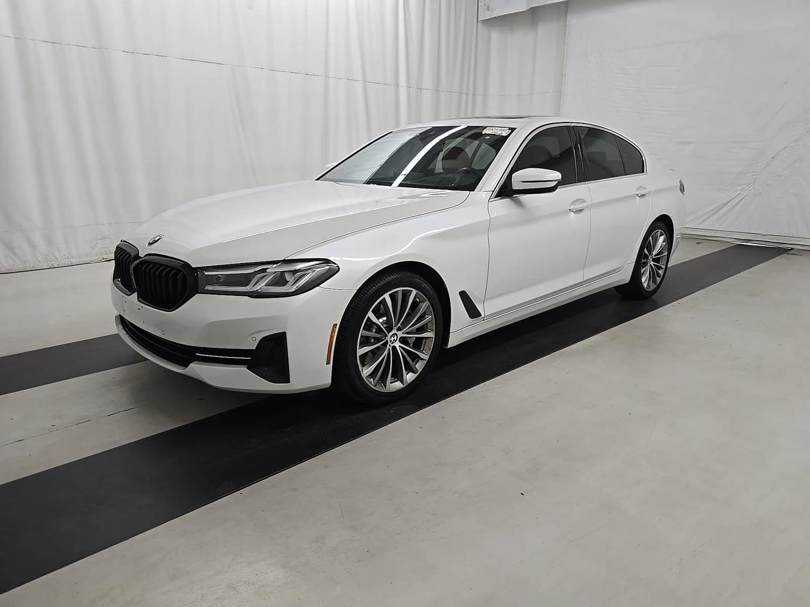 BMW 5 Series 530i xDrive — фото 1