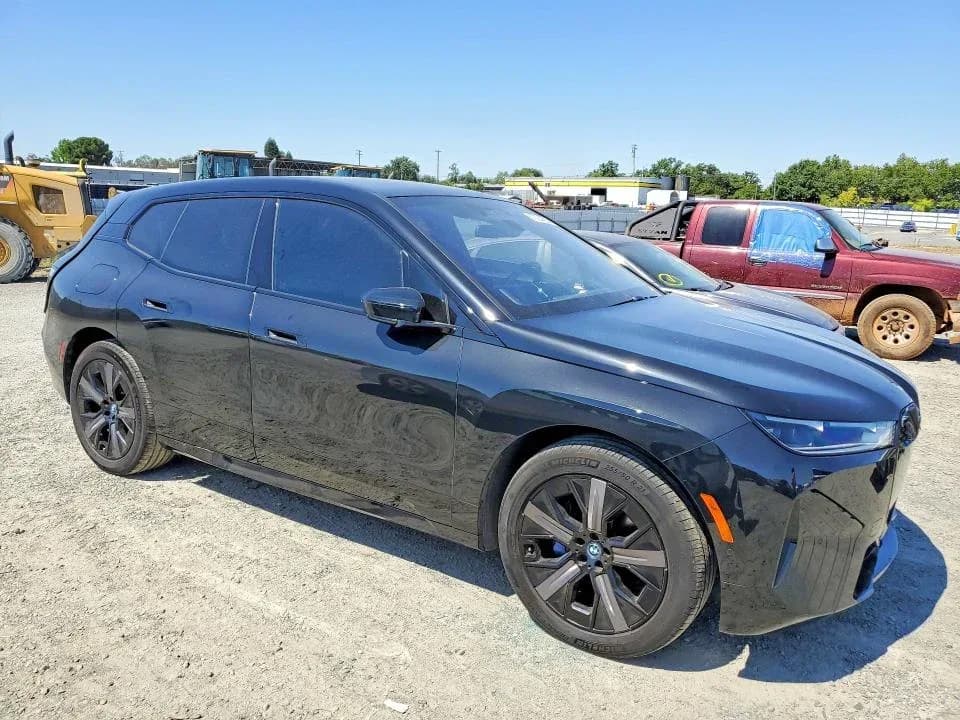 BMW iX Xdrive50 — фото 4
